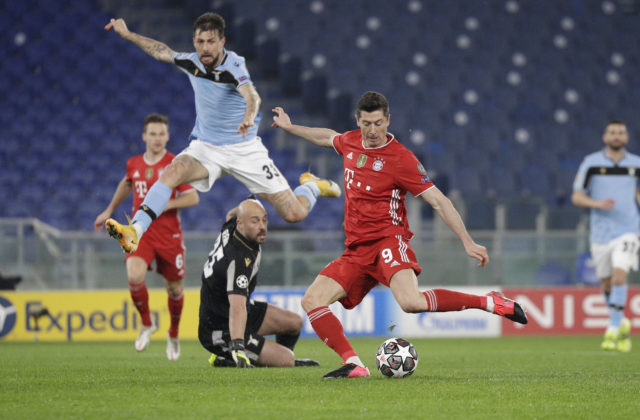 Bayern deklasoval v Lige majstrov Lazio, Lewandowski sa odpútal od Raúla (video)