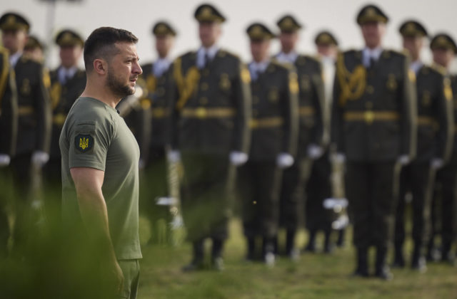 Zelenskyj sľúbil, že ukrajinská modro-žltá vlajka bude viať vo všetkých okupovaných oblastiach (video)