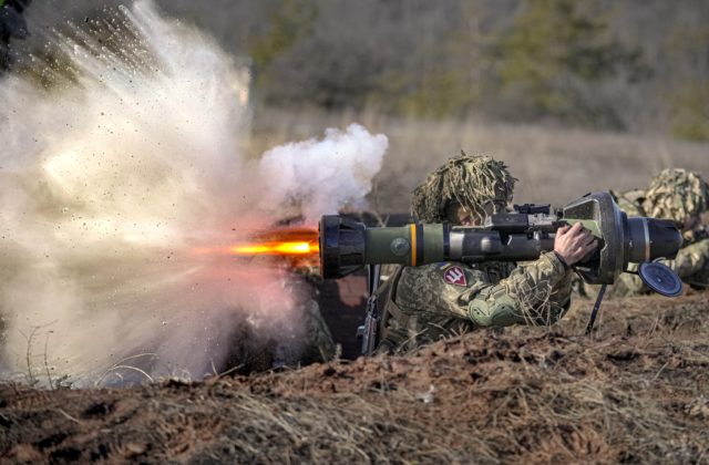 Lotyšsko pokračuje v dodávkach zbraní Ukrajine, pošle ďalšie strely Stinger
