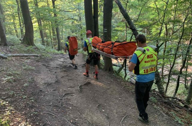 Turista počas zostupu zo sedla Pod Tanečnicou náhle upadol do bezvedomia