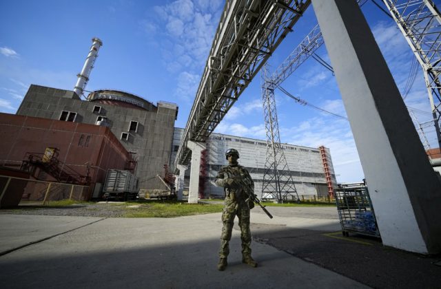 Inšpekcia odhalila vojenskú techniku v Záporožskej jadrovej elektrárni, odborníci vyzývajú na zriadenie bezpečnostnej zóny