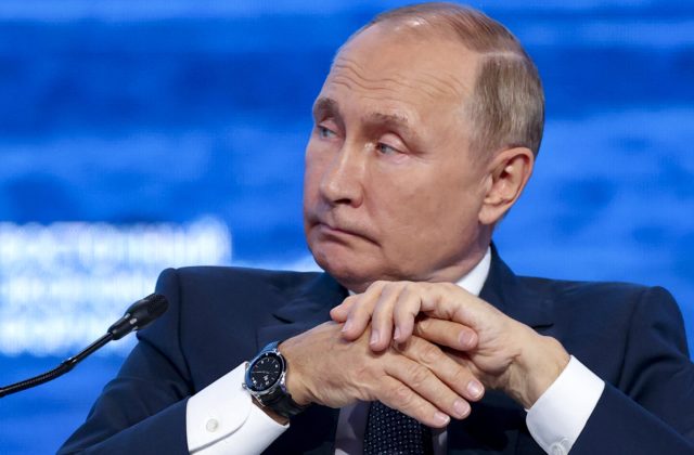 Keďže Moskva čelí vážnym neúspechom na bojisku, Vladimír Putin čelí novému osobnému poníženiu po tom, čo bola hacknutá webová stránka jeho brutálnej wagnerovskej žoldnierskej skupiny