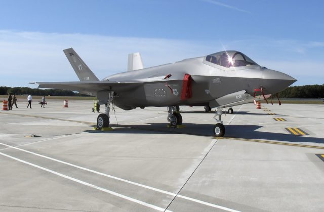 Švajčiarsko kupuje 30 amerických bojových lietadiel F-35 za viac ako šesť miliárd frankov