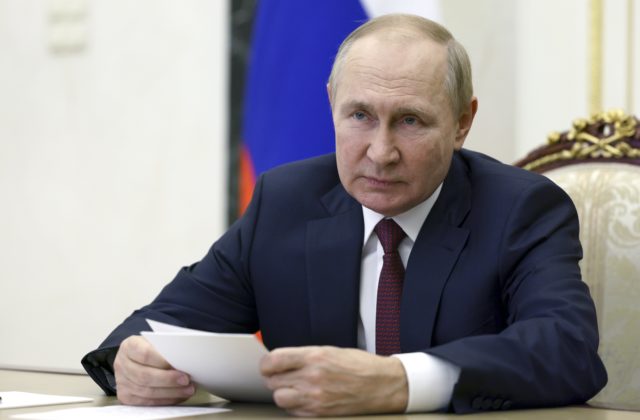 Putin podpísal dekréty, ktorými uznal ukrajinskú Chersonskú a Záporožskú oblasť za nezávislé územia