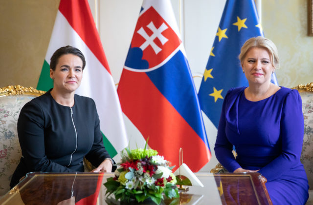 Čaputová sa stretla s maďarskou prezidentkou Novákovou, rokovali o vojne na Ukrajine či vzájomných vzťahoch (video+foto)