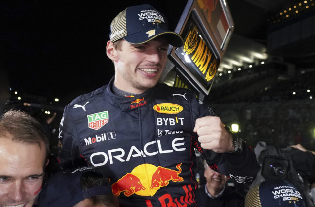 Bývalý šampión F1 Mika Häkkinen neverí, že Verstappen dodrží zmluvu s tímom Red Bull. Budú ho lákať iné výzvy