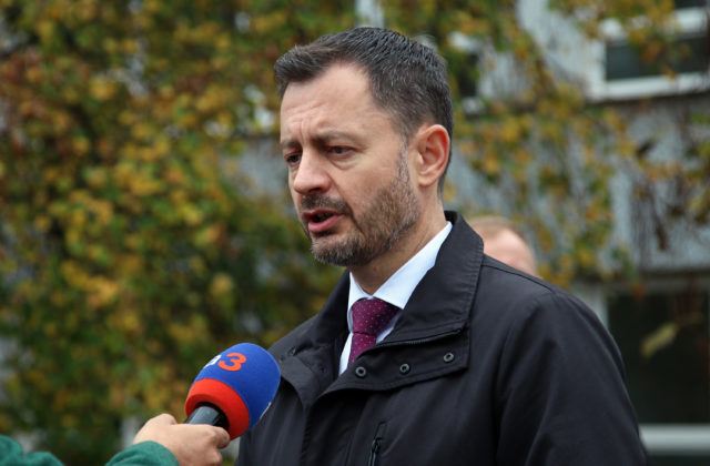 Poďte voliť, vyzval Slovákov premiér Heger (video+foto)