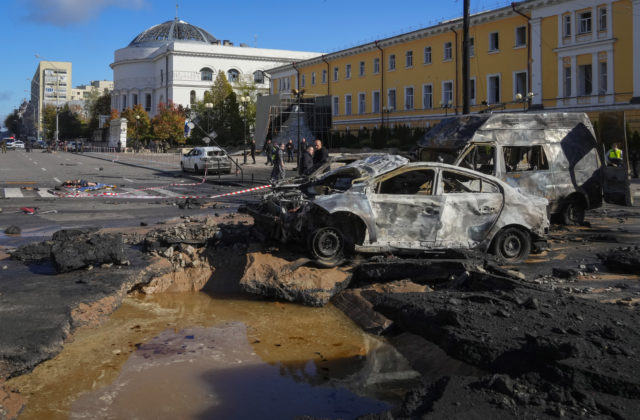 Rusi bombardovali Kyjev a niektoré časti Ukrajiny, viaceré mestá ostali bez vody a elektriny