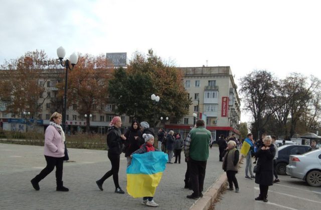 Ukrajina začína v Chersone stabilizačné opatrenia, vojna sa však ešte zďaleka neskončila