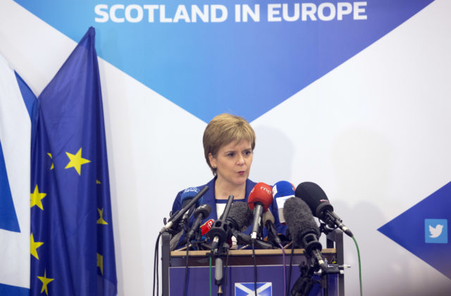 Škótsko nemôže zorganizovať referendum o nezávislosti bez súhlasu Británie, rozhodol najvyšší súd