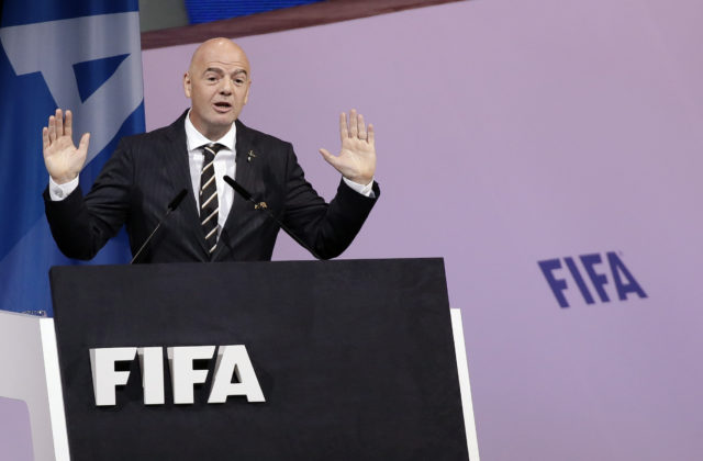 FIFA chce obmedziť počet hráčov na hosťovaní, bohaté kluby by mali podporovať svoje talenty