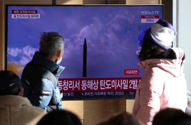 Severná Kórea odpálila dve balistické rakety, dopadli do vôd medzi Kórejským polostrovom a Japonskom