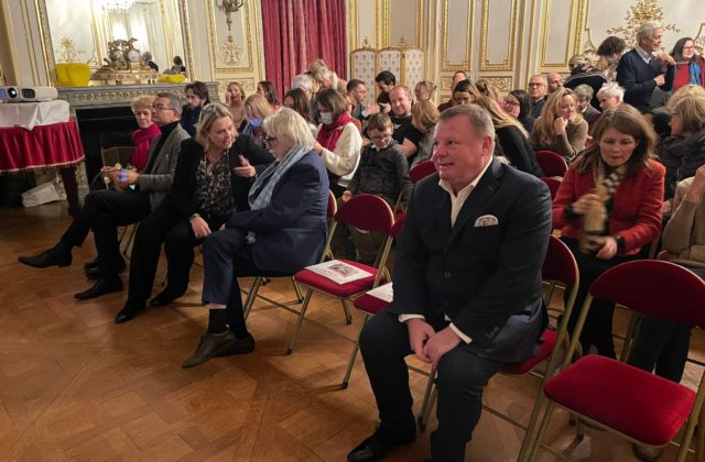 Vtipný a dojemný, takto hodnotí Vianočný príbeh herec Pierre Richard