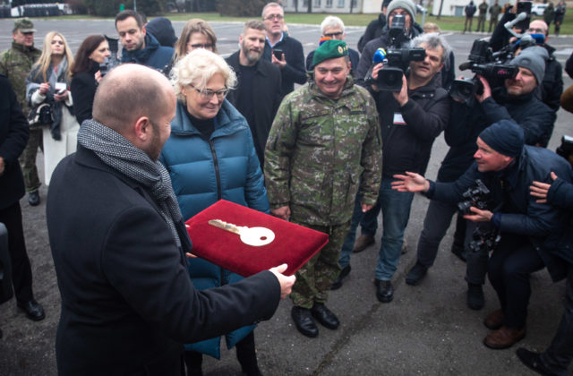 Naď hovoril s Lambrechtovou aj o Sky Shield a Nemecko nám poskytne tanky Leopard 2A4 (foto)