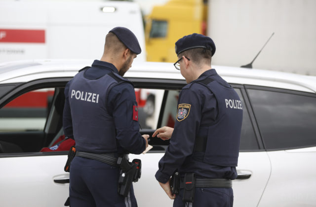 Rakúsko predĺžilo kontroly na hraniciach so Slovenskom o ďalší mesiac, kontroluje sa ilegálna migrácia