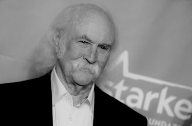 Zomrel americký hudobník David Crosby, v minulosti mal problémy s drogami a alkoholom