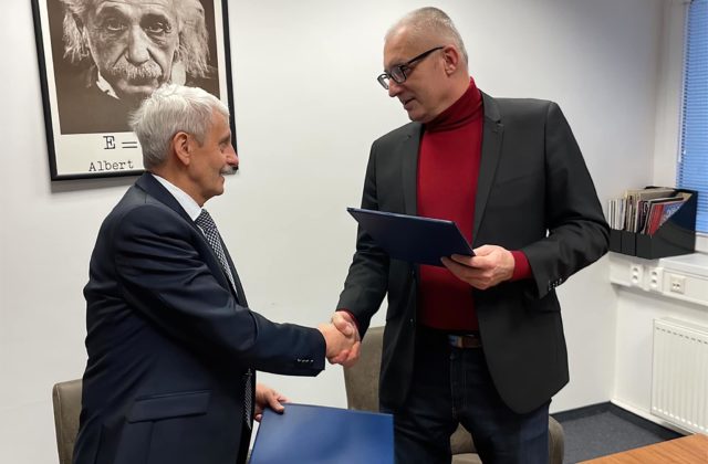 Kollár podpísal s Dzurindom memorandum o politickej budúcnosti, spolupráca má má za cieľ zlepšiť pomery na Slovensku