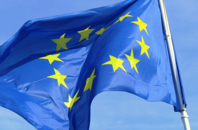 “Európska únia je na pokraji kolapsu.” Štefec dôrazne varuje pred fatálnymi následkami dohody AUCUS