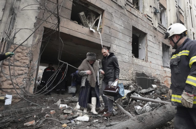 Rusi proti Charkovskej oblasti prvýkrát použili 1,5-tonovú bombu. Zomrela pritom 88-ročná žena
