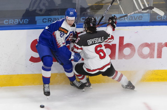 Samuel Kňažko hrá vo svojej prvej sezóne v AHL dobre, odborník ho vidí v NHL ako náhradníka do tretej formácie