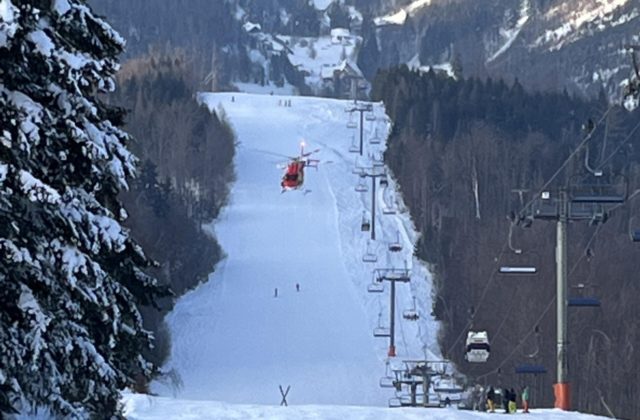 Mladíka obvinili v prípade tragickej zrážky na lyžiarskom svahu vo Veľkej Rači