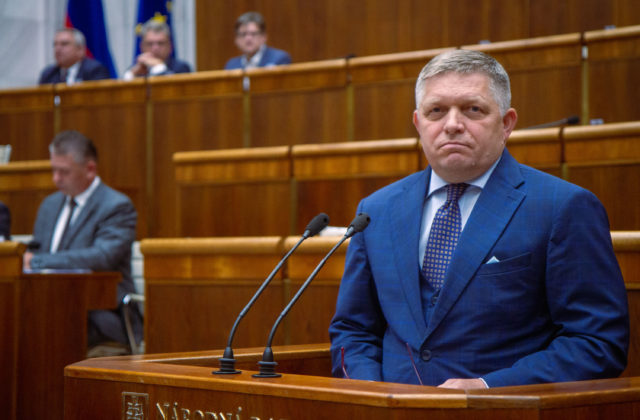 Vládnutie bývalej koalície do septembra je podľa Fica totálna katastrofa, Čaputovú vyzýva na vymenovanie úradníckej vlády (video)