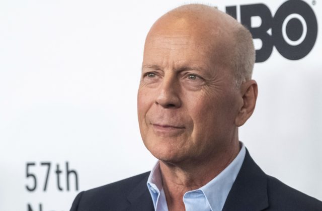 Bruce Willis má frontotemporálnu demenciu, s hraním skončil po diagnostikovaní afázie