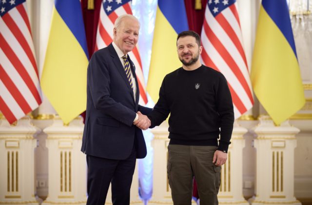 Americký prezident Joe Biden prvýkrát od začiatku vojny navštívil Ukrajinu