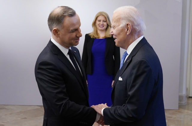 Biden a Čaputová sa stretnú vo Varšave, diskutovať budú aj o posilnení bezpečnosti východného krídla NATO