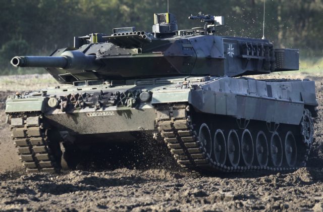 Nemecko chce od Švajčiarska kúpiť nepoužívané Leopardy, mali by nahradiť tanky darované Ukrajine