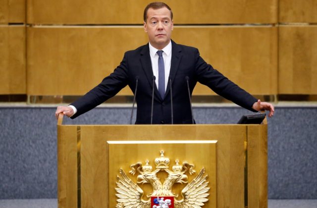 Exprezident Medvedev sa vyhráža Poľsku zánikom, označil ho za „nebezpečného nepriateľa“