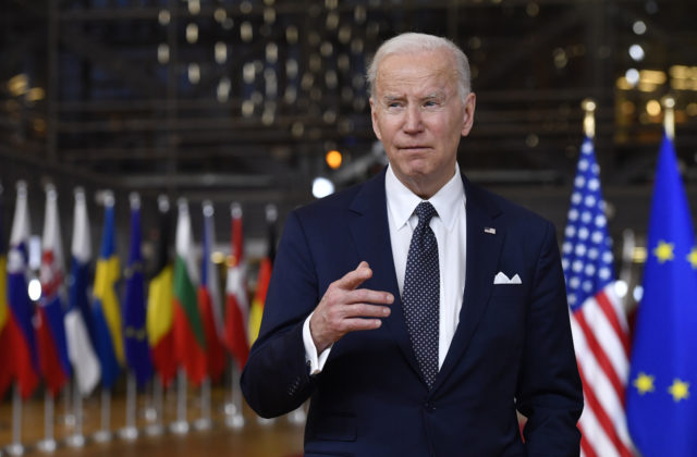 Biden sa bude uchádzať o znovuzvolenie, k nominácii mu nahráva aj rozhodnutie Trumpa