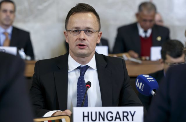 Maďarsko už zaplatilo za vojnu na Ukrajine príliš vysokú cenu, vyhlásil Szijjártó v reakcii na Zelenského kritiku
