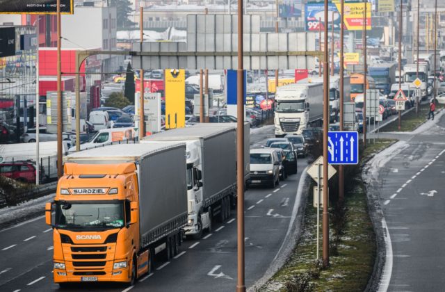 Čas na podanie daňového priznania k dani z motorových vozidiel a zaplatenie cestnej dane sa kráti