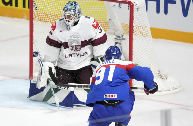 Slovensko má na MS v hokeji 2023 prvú výhru, o gól porazilo Lotyšsko (video+foto)