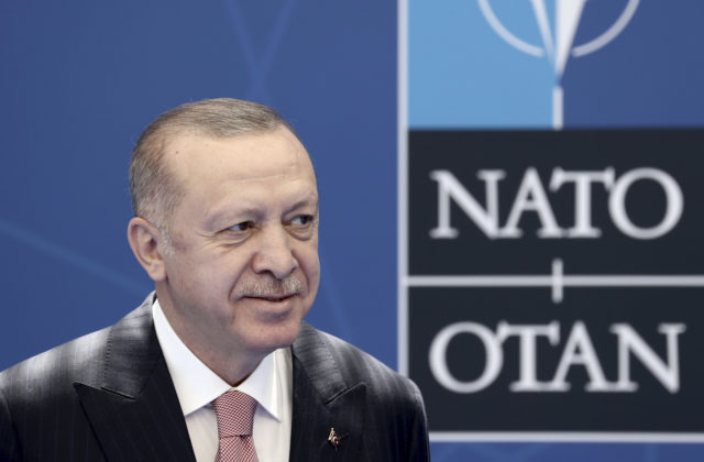 Erdogan podmienil vstup Švédska do NATO, žiada „otvoriť cestu“ do EÚ