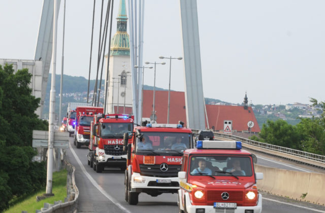 Slovensko poslalo do Talianska hasičov aj techniku na pomoc s povodňami, zareagovalo medzi prvými (foto)