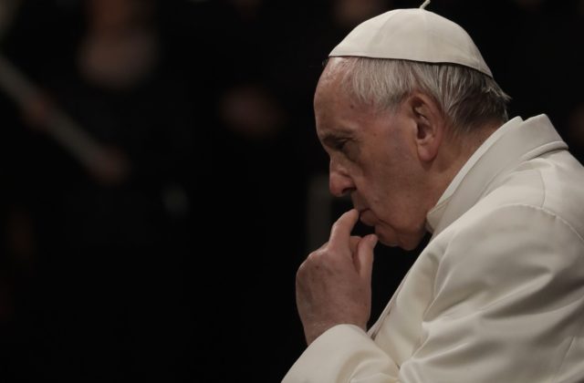 Pápež František odsúdil rasizmus. Je to podľa neho vírus, ktorý rýchlo mutuje, ukrýva sa a číha