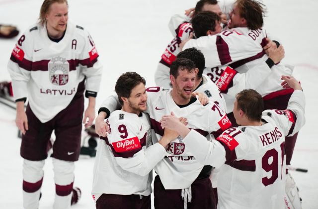 Lotyši získali na MS v hokeji premiérový cenný kov v histórii, o výhre nad USA rozhodlo predĺženie