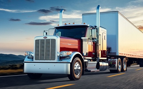 Odštartovali nový trend. Ťahač Peterbilt 589 spustil vlnu retrománie. Čaká to aj Európu?