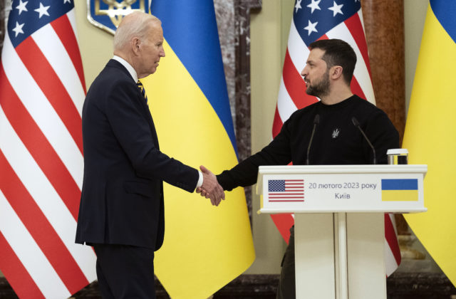 Ukrajina začína rokovania s USA o bezpečnostných zárukách, ide o krok k  jej budúcemu členstvu  v EÚ a NATO