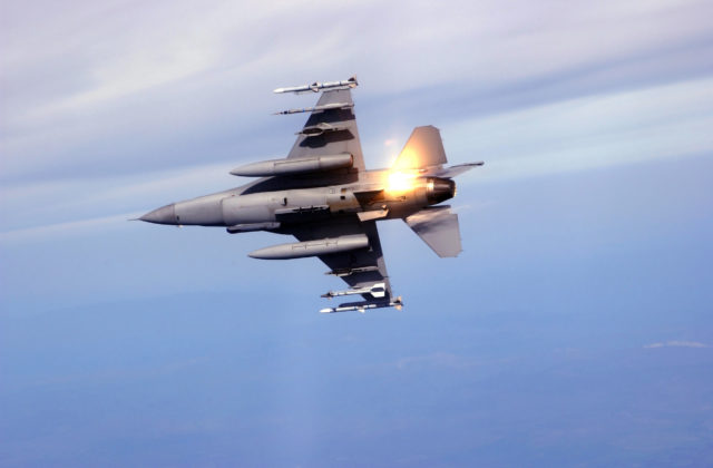 Stíhačky F-16 chce pre Ukrajinu zadovážiť deväť krajín a ďalšie sa možno pripoja, zaznelo z oficiálneho miesta