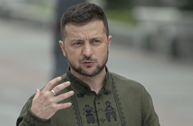 Zelensky zveřejnil příjmy své rodiny na roky 2021 a 2022