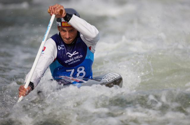 Matej Beňuš obsadil v pretekoch Svetového pohára vo vodnom slalome v Prahe skvelé druhé miesto