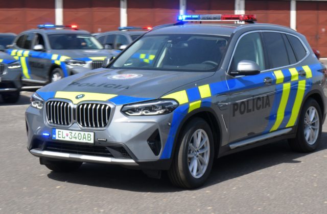 Policajtom vo všetkých krajoch pribudli ďalšie hybridné vozidlá aj s novým vizuálnym vzorom (video+foto)