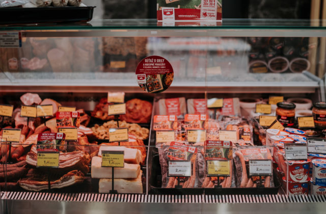 TAURIS otvára v Košiciach nový typ predajní čerstvého mäsa