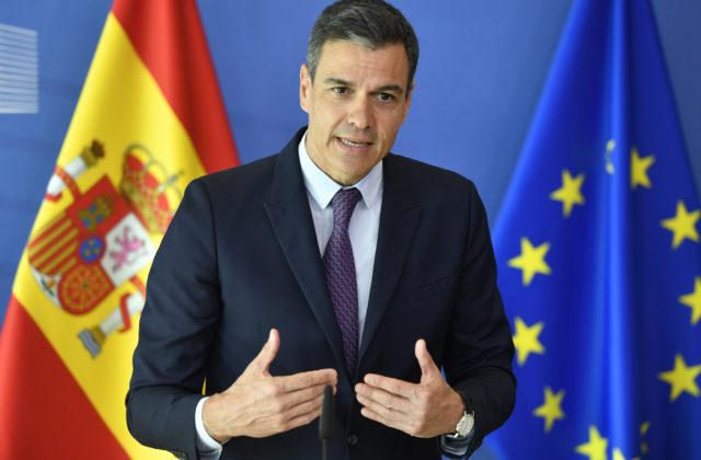 Španielsky premiér Sánchez podporil pomoc Ukrajine, Meloniová naopak upozornila na dôsledky vojny pre ostatné krajiny