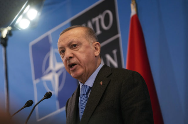 Prezident Erdoğan podporil členstvo Ukrajiny v NATO, pracuje aj na predĺžení čiernomorskej obilnej dohody