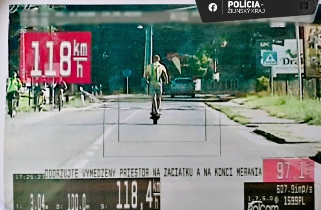 Kolobežkárovi – pretekárovi namerali liptovskí policajti rýchlosť až 118 kilometrov za hodinu