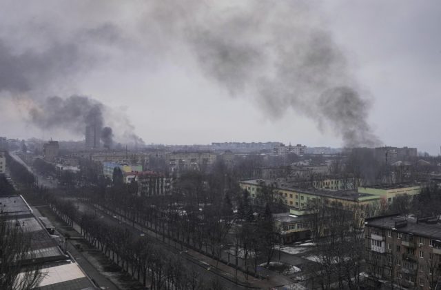 Výbuchy v okupovaných mestách na Ukrajine, ruská protivzdušná obrana je stále aktívna (foto)